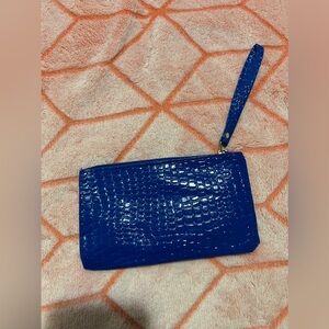 Faux-Leather Pebbled Wristlet ✨NWOT✨